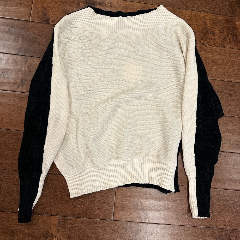 Umgee Black and White Crew Neck Sweater with Bold Color-Blocking